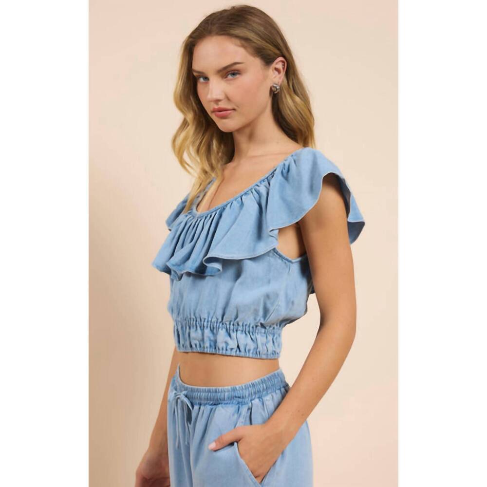 NEW SADIE & SAGE it's pouring wide ruffle neck top in light chambray - Picture 2 of 3
